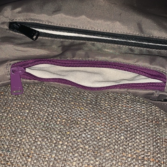 BNWOT Lug Swing Cross Body Bag Quilted ADORABLE - Picture 8 of 8